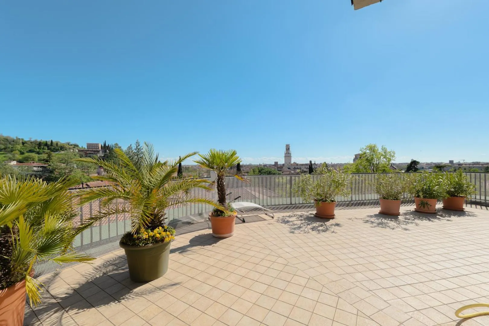 Skyline Verona - Amazing View Apartment